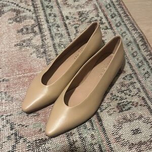 ❄️2 for $50❄️ ✨CLOSET CLEAR OUT SALE✨ Marc Fisher Classic Tan Women's Flats